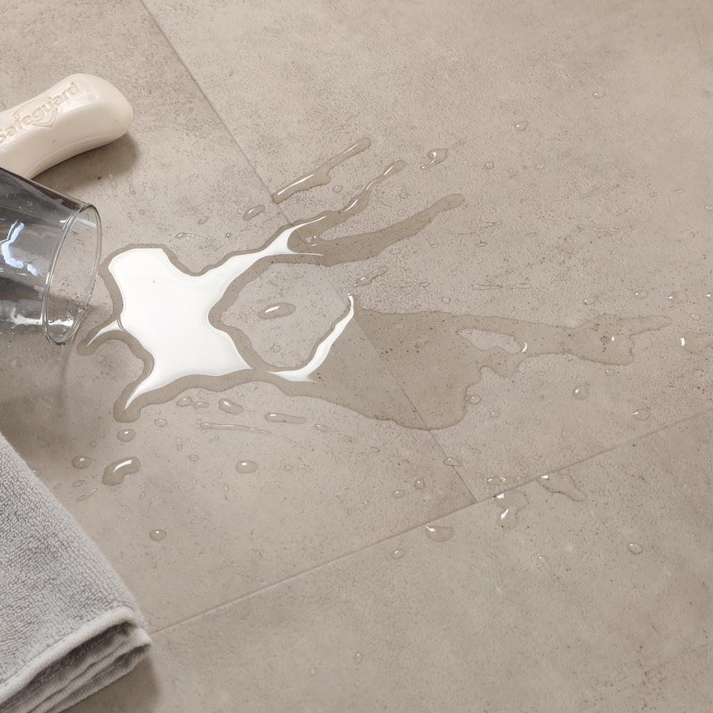 Klick Vinyl Gusswerk Fliesenoptik mit Trittschalldämmung - Reud Bodenarena