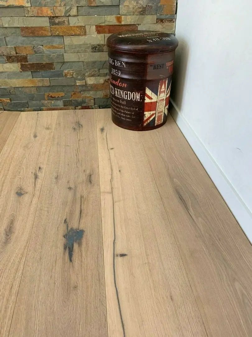 Wood Eiche rustikal gebürstet weiß geölt Landhausdiele Fertigparkett